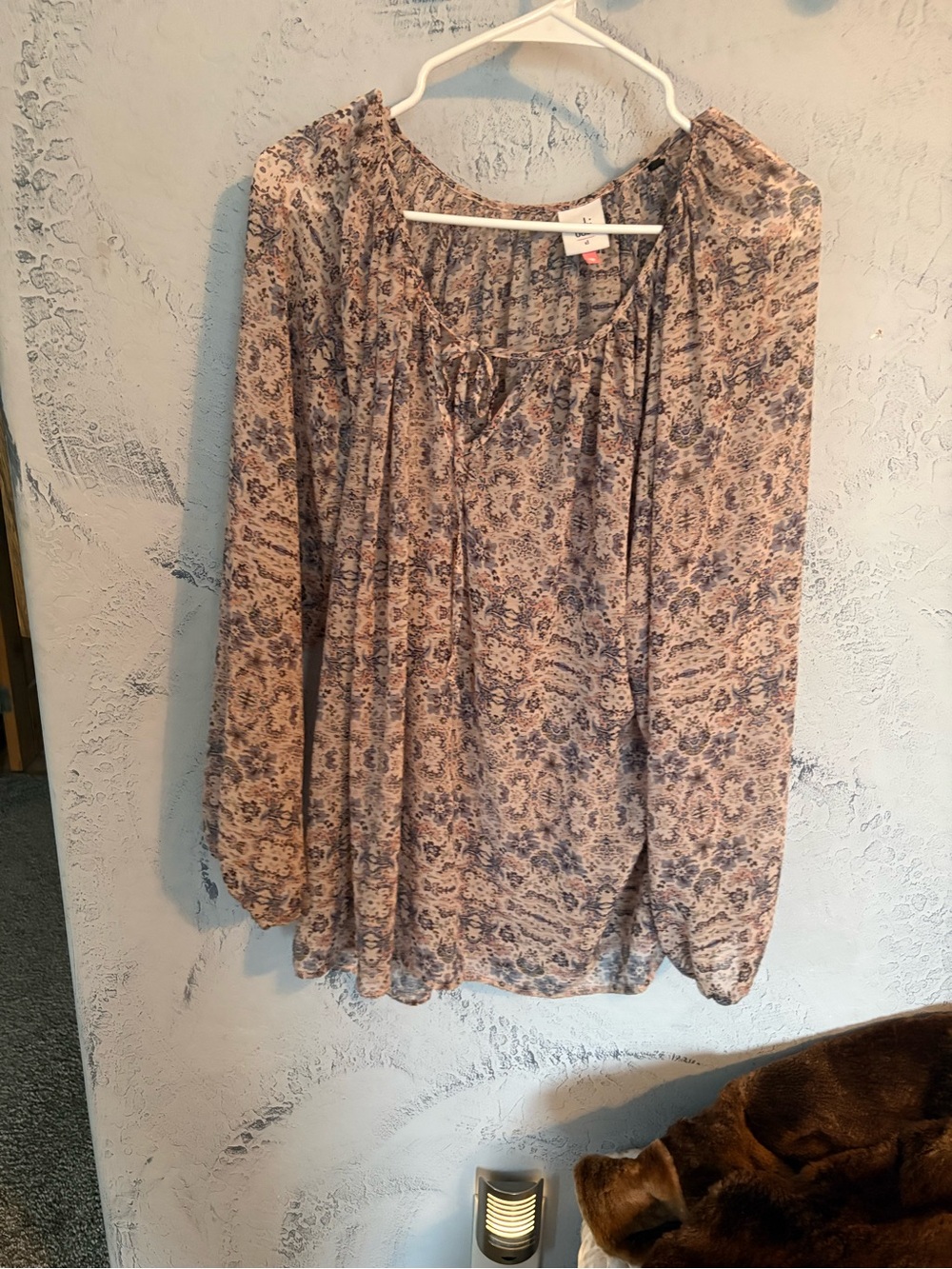 CAbi patterened Tie-Neck Peasant Blouse in Cream and Blue